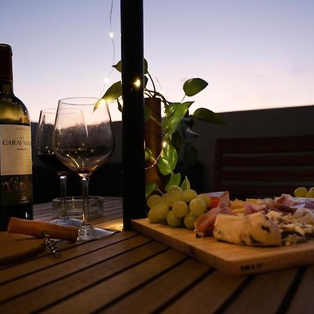 Cosy Designer Seaview Penthouse With Terrace & Bbq Apartamento St. Paul's Bay Exterior foto