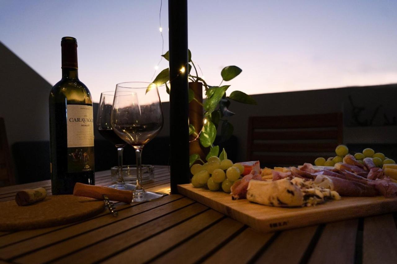 Cosy Designer Seaview Penthouse With Terrace & Bbq Apartamento St. Paul's Bay Exterior foto